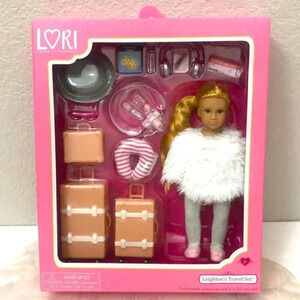 Lori Leighton’s Travel Set
